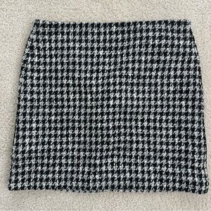 LOFT Houndstooth Black and White Skirt (NEEDS ZIPPER FIXED)